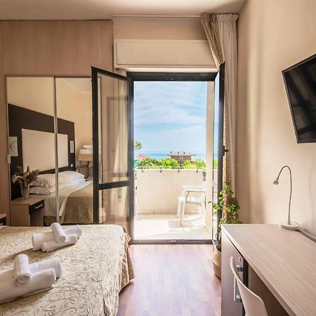Hotel Baby B&B Milano Marittima Exterior photo