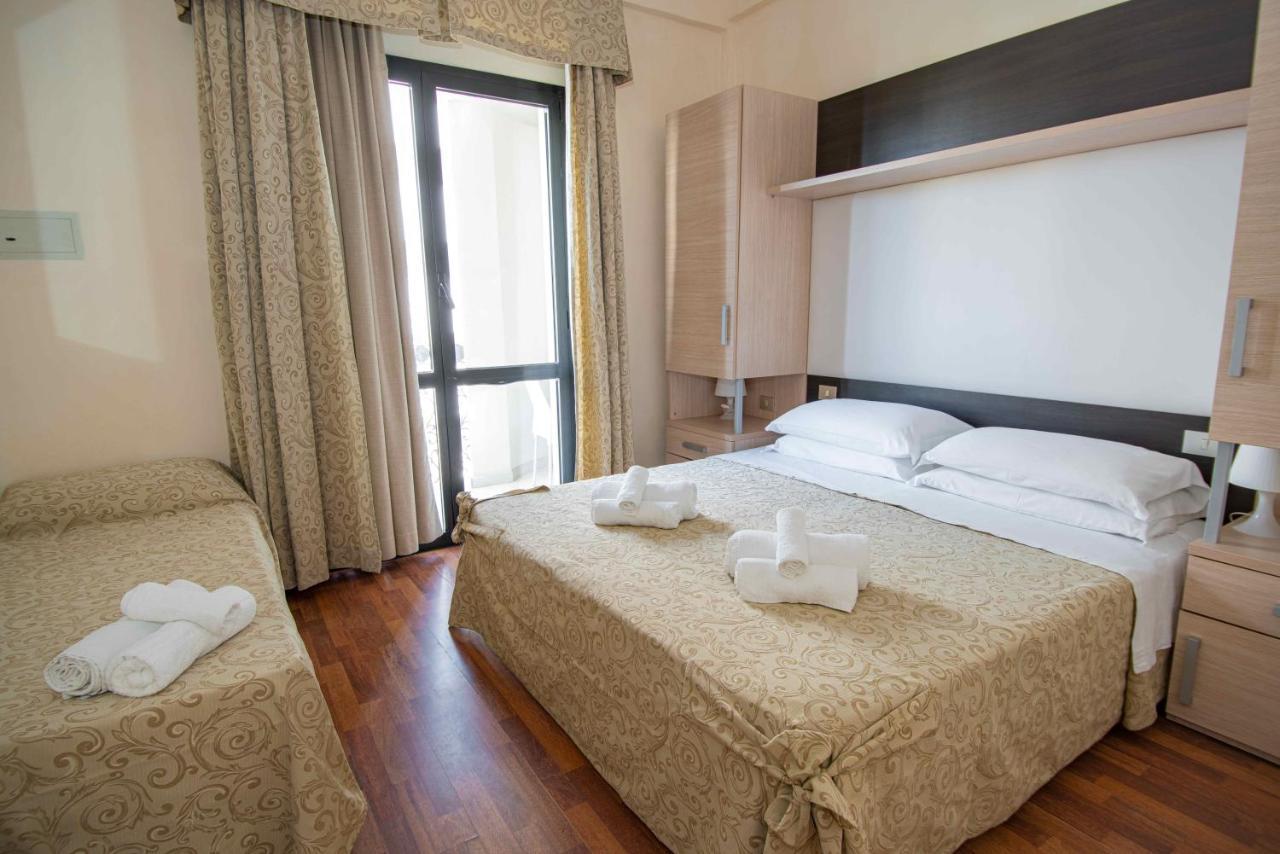 Hotel Baby B&B Milano Marittima Exterior photo