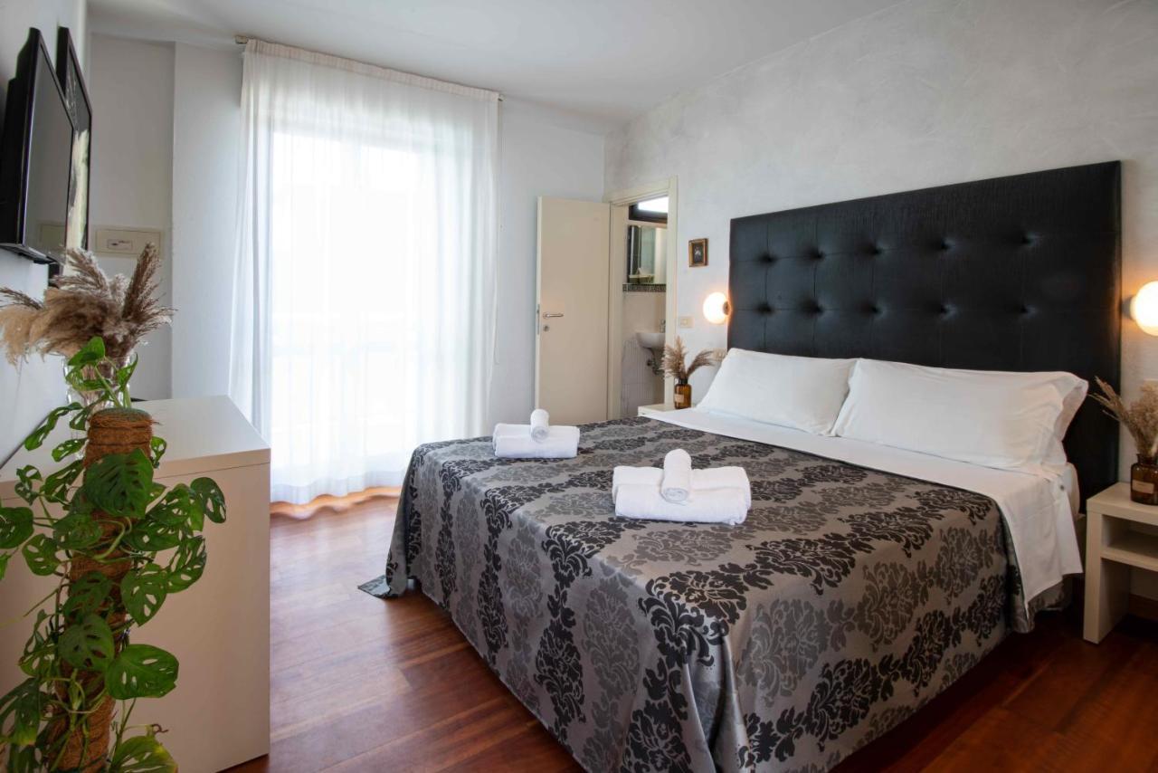 Hotel Baby B&B Milano Marittima Exterior photo