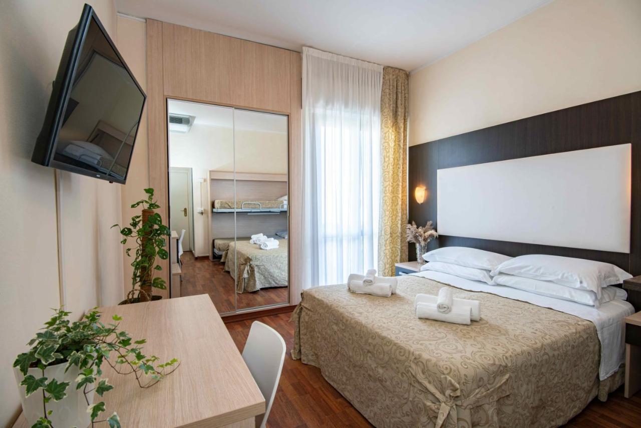 Hotel Baby B&B Milano Marittima Exterior photo