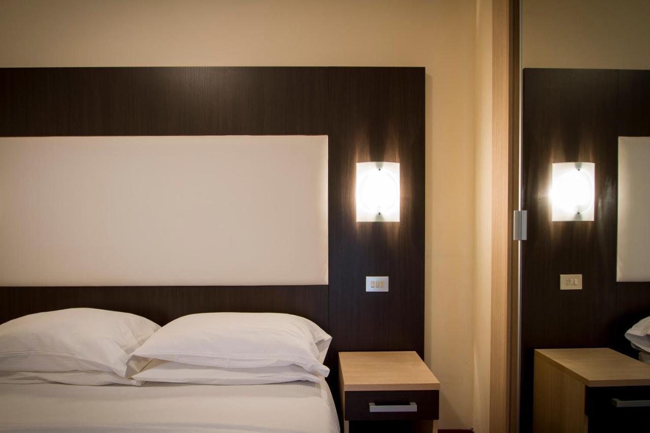 Hotel Baby B&B Milano Marittima Exterior photo