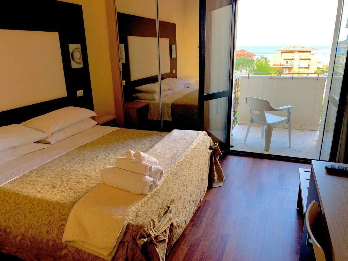 Hotel Baby B&B Milano Marittima Exterior photo